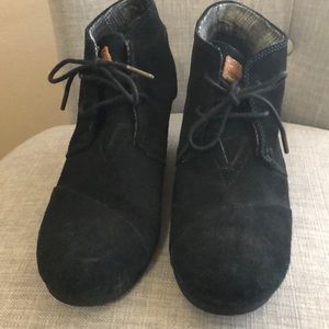 Toms black suede wedge booties